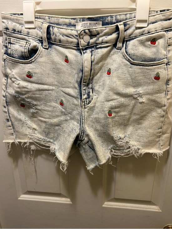 Judy Blue Pants - Judy Blue Light Acid Wash Denim Shorts with Cherry Embroidery
